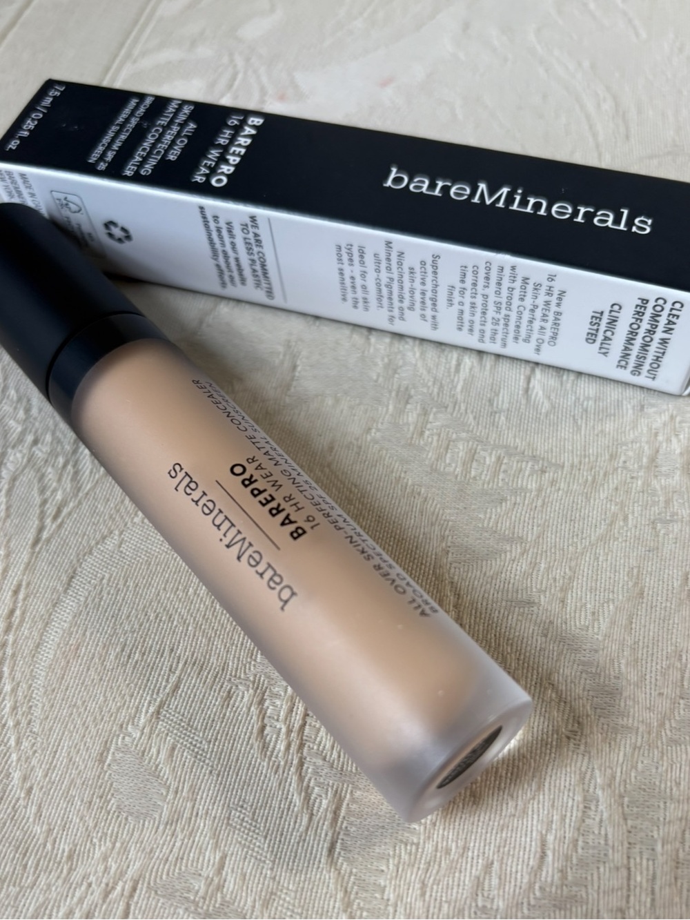 Bareminerals Barepro 16 Hour Matte Concealer in Light Neutral 200 BNIB